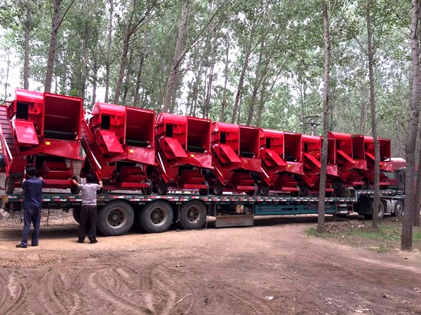 八臺(tái)花生摘果機(jī)發(fā)往南陽(yáng) 八臺(tái)花生摘果機(jī)發(fā)往南陽(yáng)